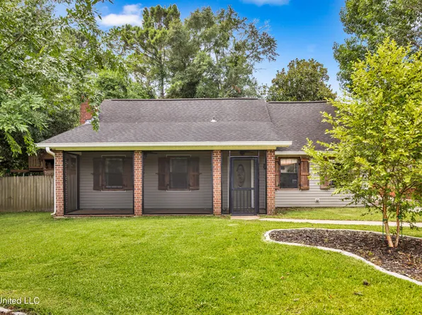 5423 Kaiki Dr, Diamondhead, MS 39525