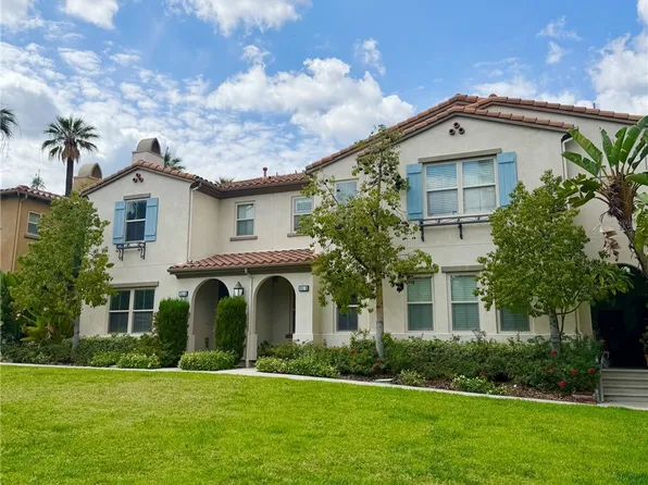 951 N Sunrise Ln, Azusa, CA 91702