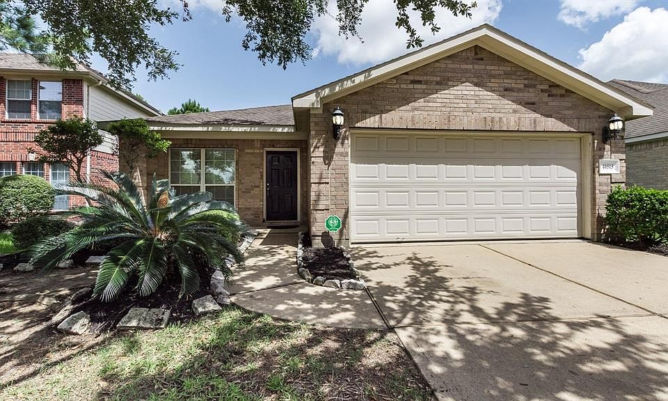 Welcome Home to 10515 Oleander Point Drive