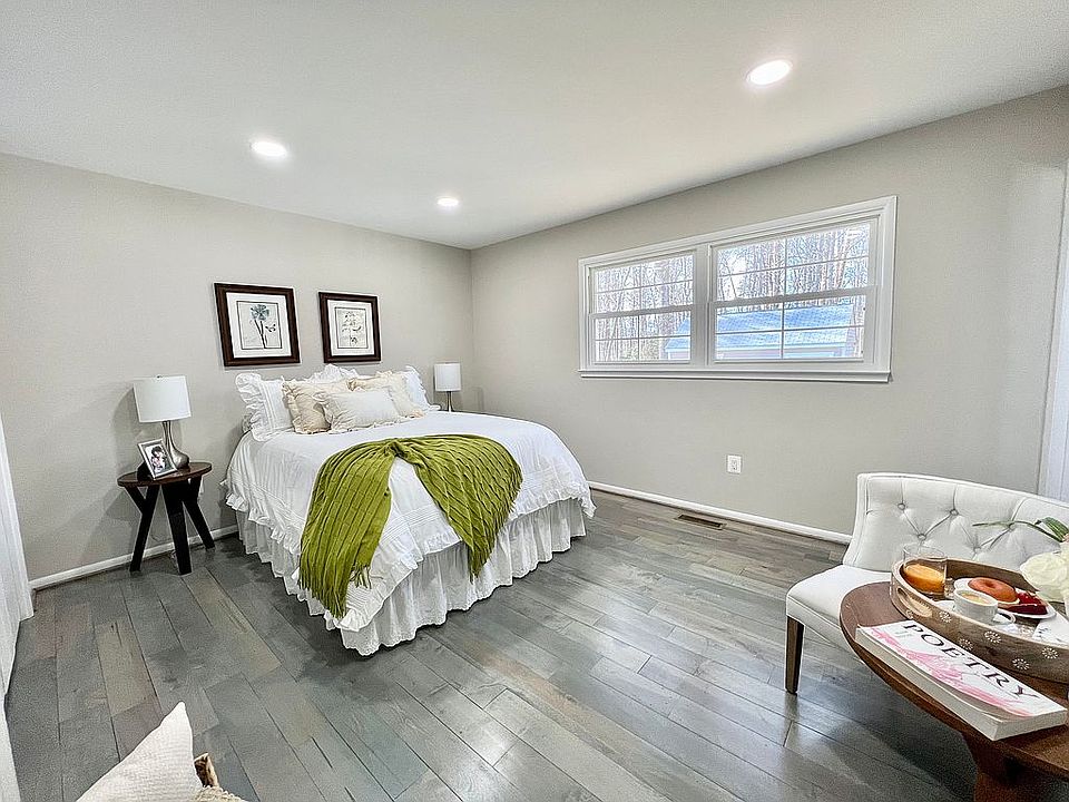 2nd image of 4916 Kirkdale Dr