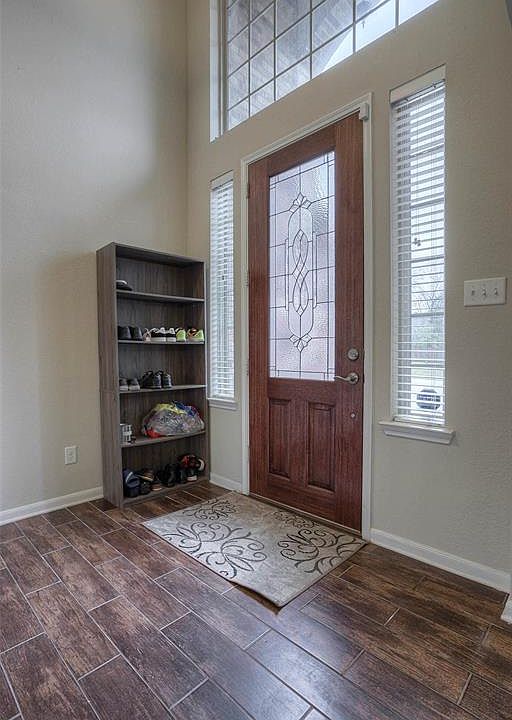 1st image of 3720 Daisy Ln