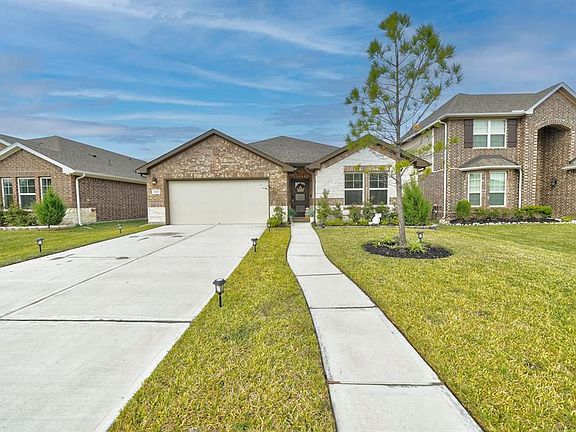 2nd image of 2433 Bear Creek Dr