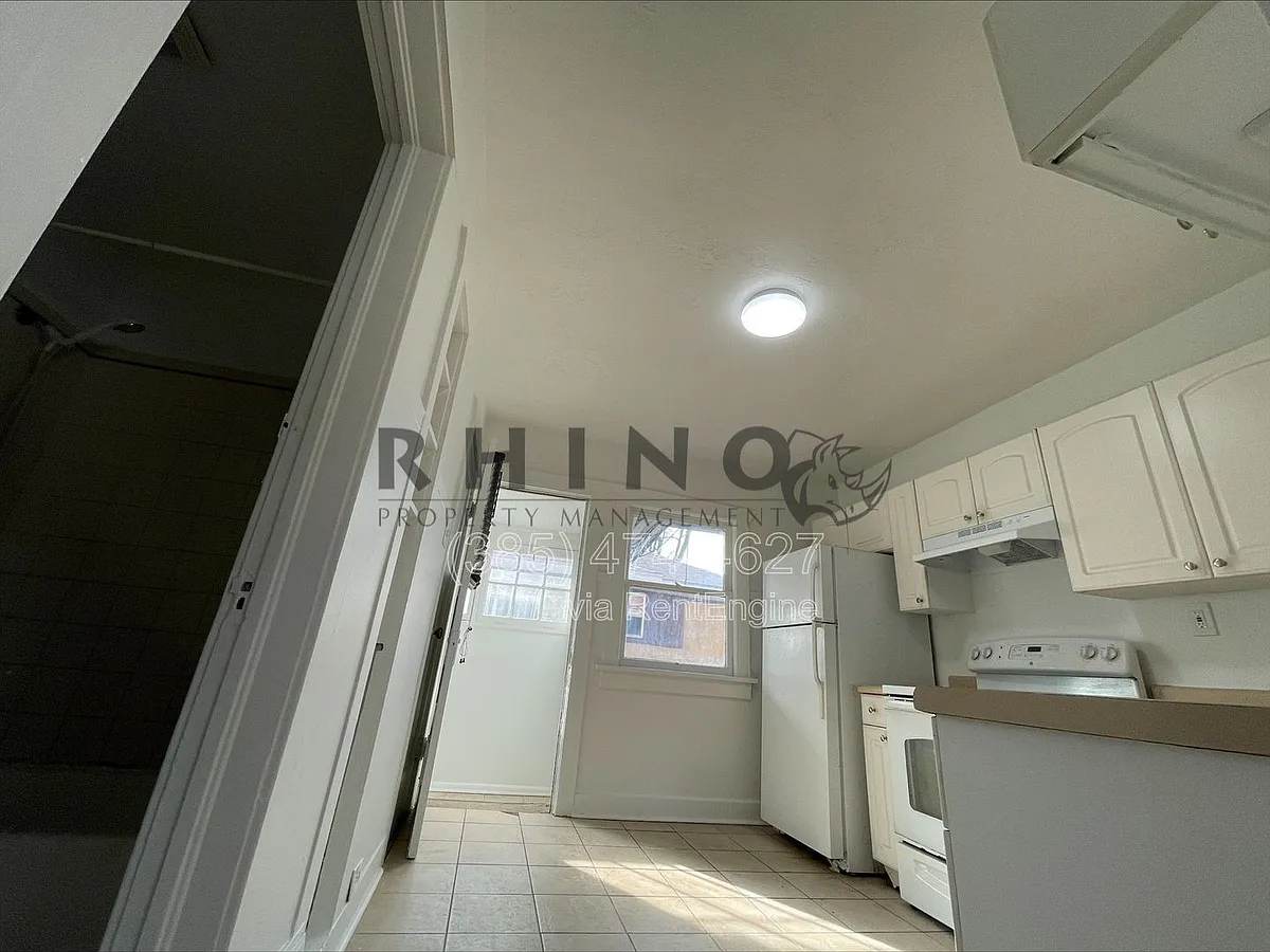 Building Photo - 1144 S 200 E