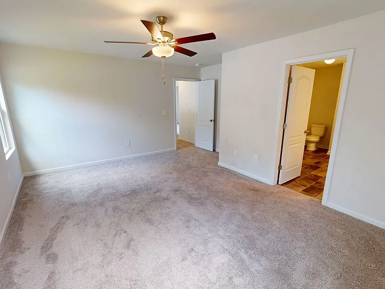 517 Phoenix Ln — Photo 17