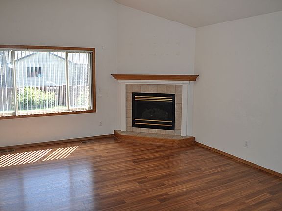 3rd image of 1533 Carmela Ct