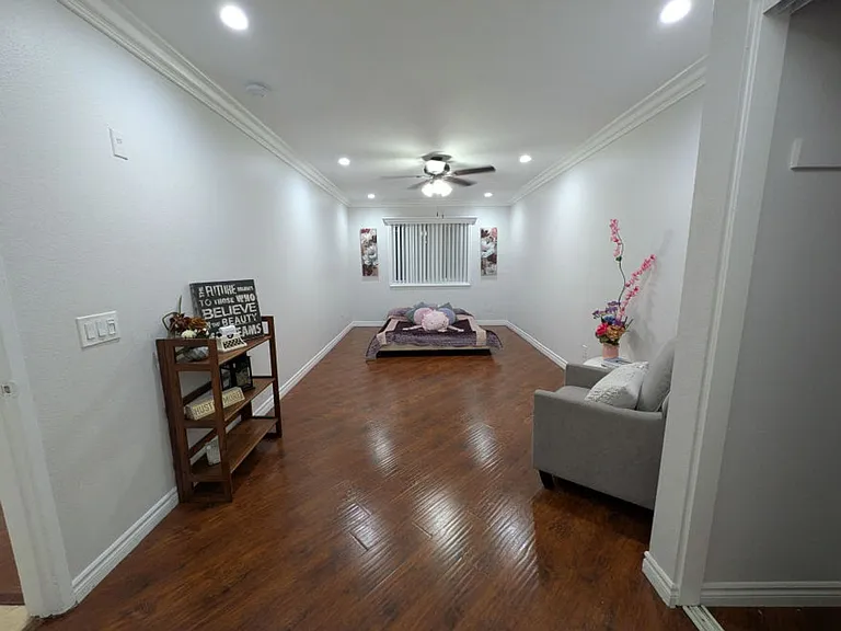 Villa De Adel Apts — Photo 79