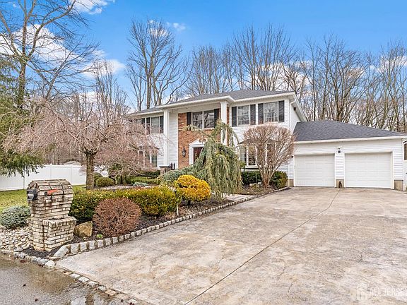 3rd image of 8 Willow Ridge Ct