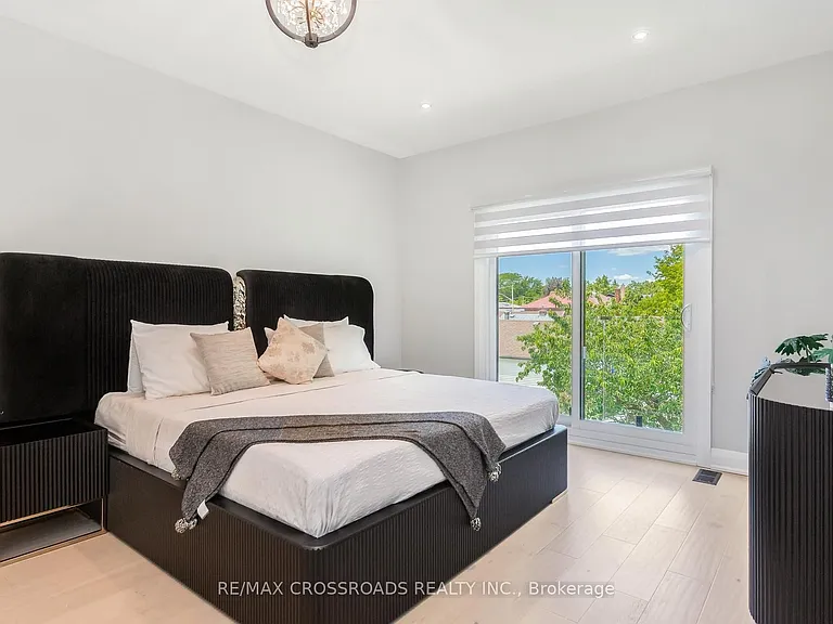 10 Hamstead Ave — Photo 15