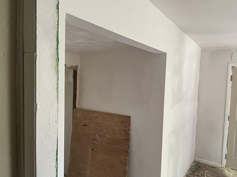 2nd image of 1380 Quinn Ave
