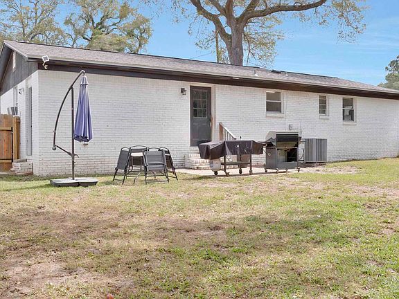 3rd image of 5837 Scotland Rd