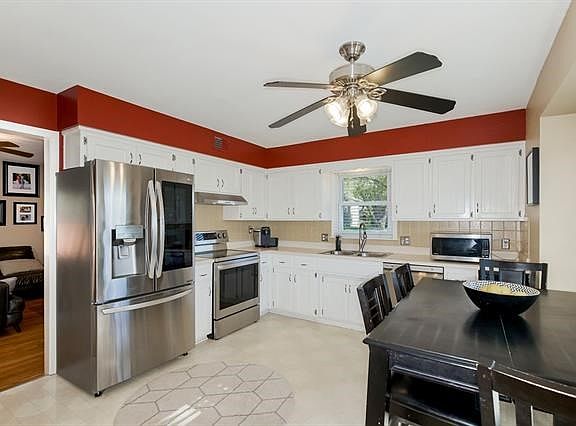 3rd image of 10712 W 49th St