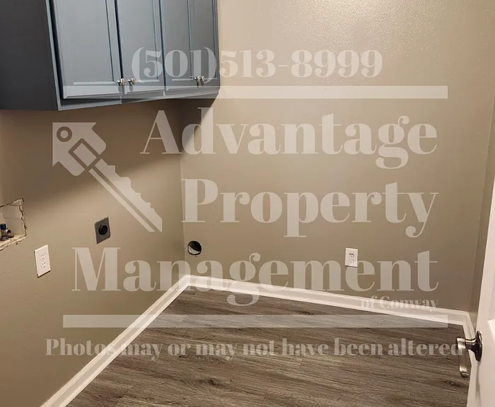 2740 York Ln — Photo 6