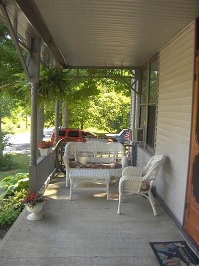 2nd image of 929 Kenton Station Rd