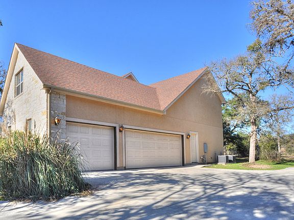 3rd image of 860 Oak Bluff Trl