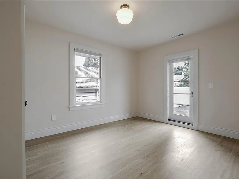 510 Lincoln St #2 — Photo 16
