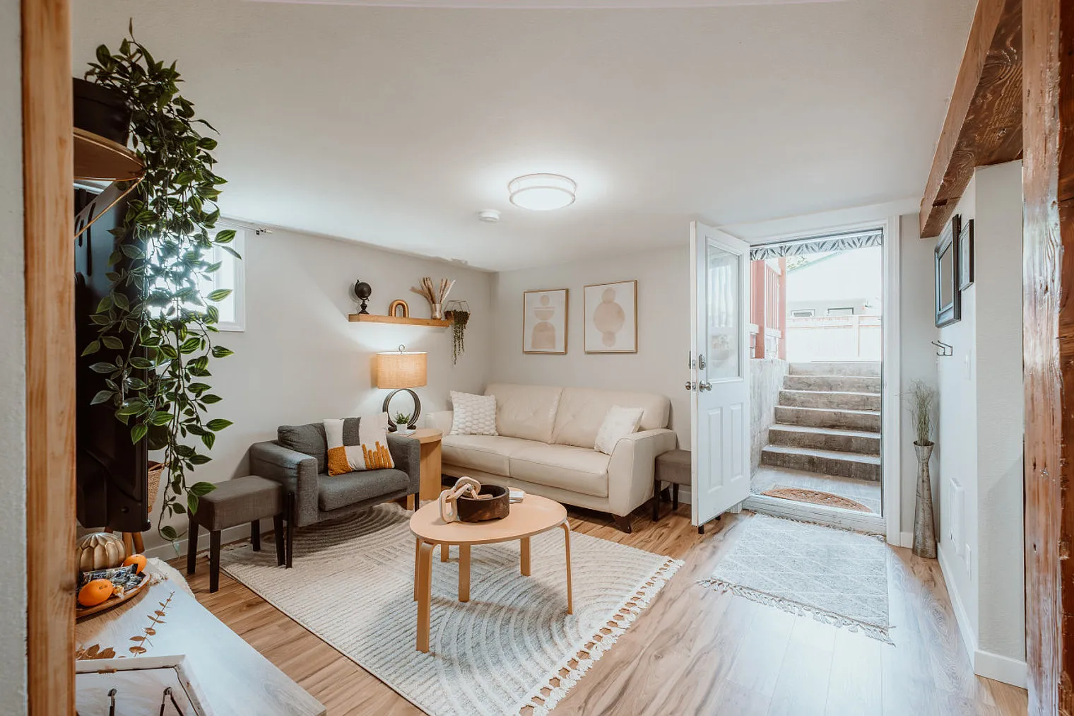 2 bed, 1.0 bath, 807 sqft, $5,266 — Photo 4