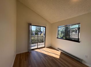 2111 Knox Ave APT 5, Bellingham, WA 98225