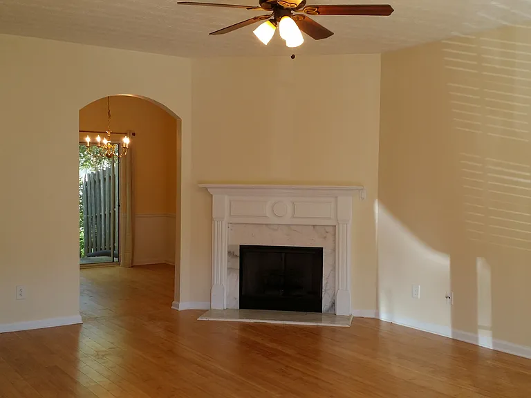 655 Kenridge Dr — Photo 1