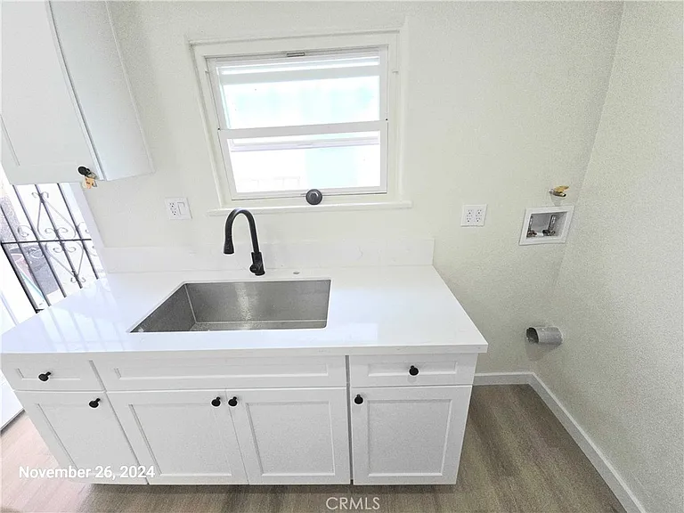 10916 S Inglewood Ave #1/2 — Photo 7