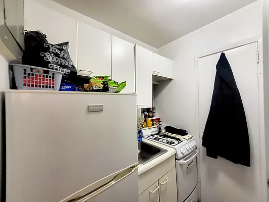 Rented by Douglas Elliman | media 3