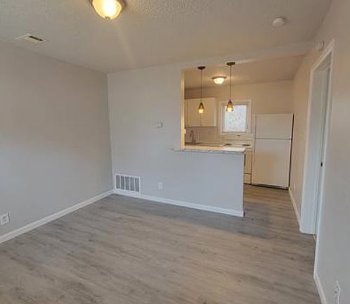 2nd image of 320 12th St #1