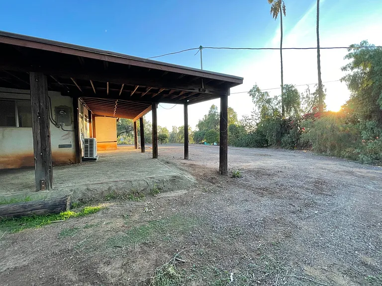 864 Osborne St — Photo 3