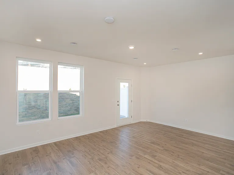 5342 Bellflower Hls — Photo 11