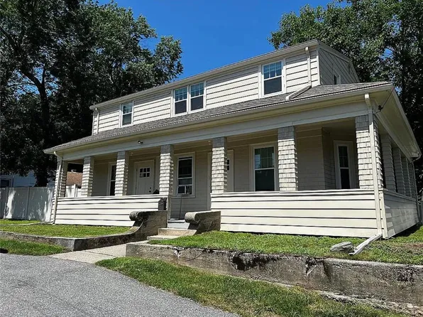 1 Berwick Ave, North Providence, RI 02911