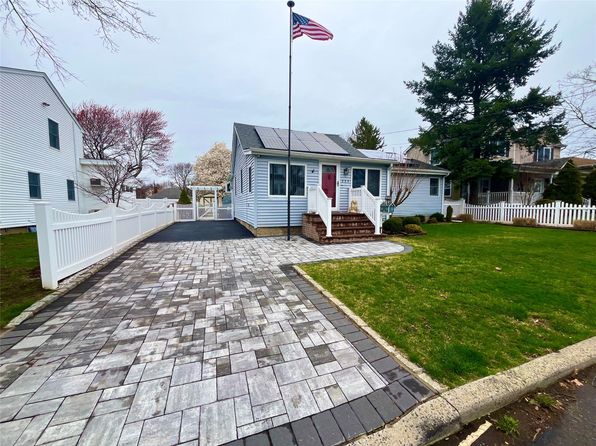 335 Pine Street, South Hempstead, NY 11550
