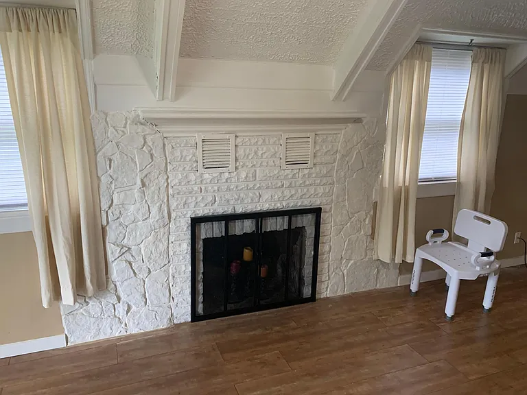 2102 Dartmouth Ave — Photo 2