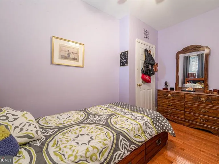 213 Daly St — Photo 16