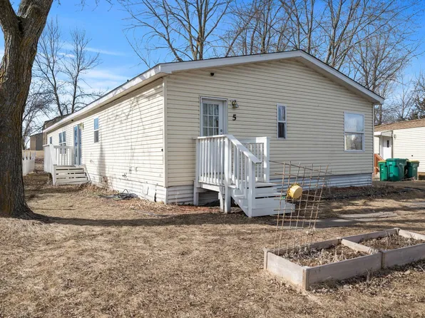 5 Riverside Ter, Watertown, MN 55388