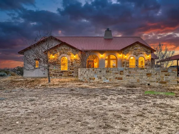 241 Marsh, Uvalde, TX 78801