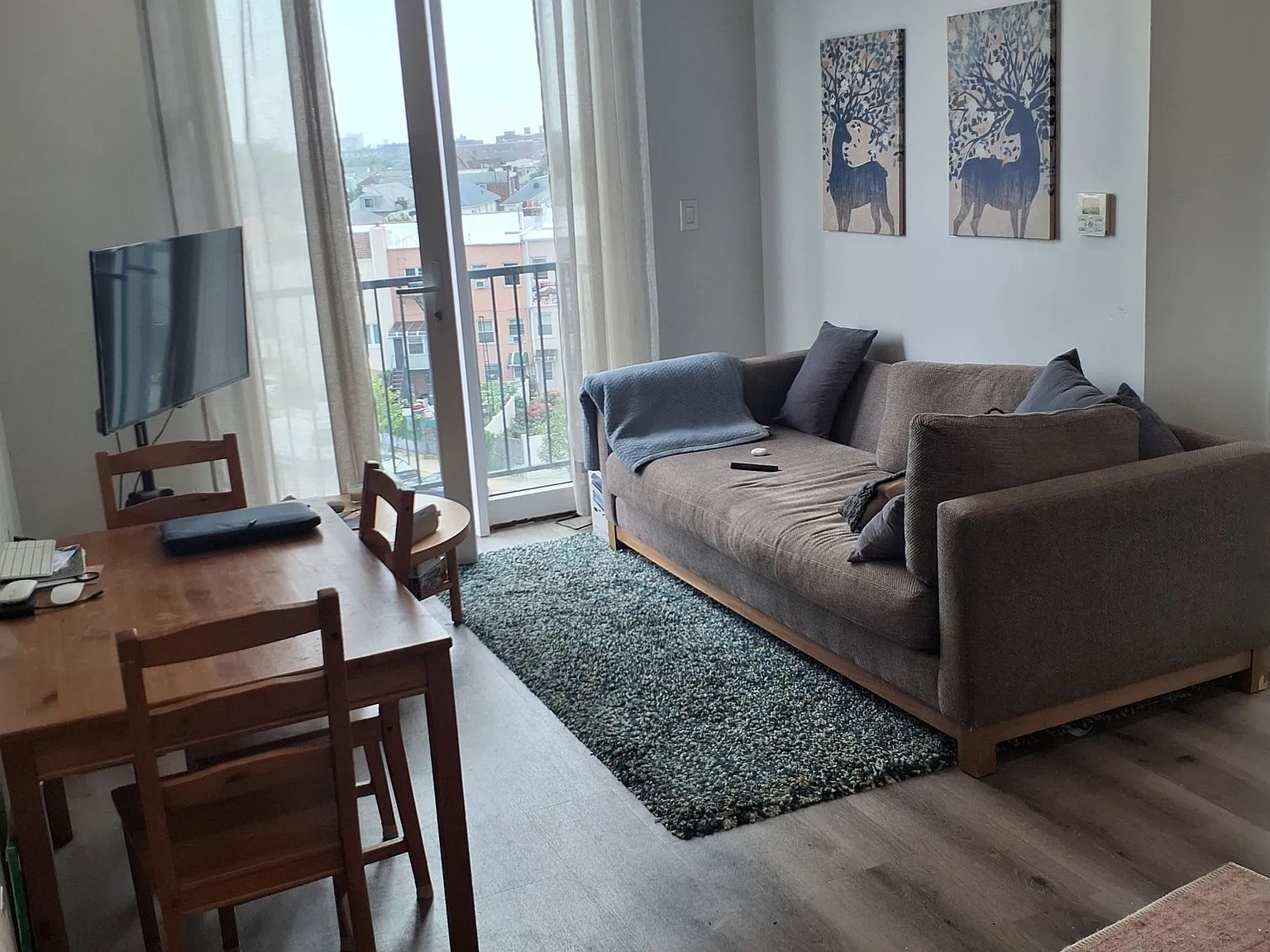 2 bed, 1.0 bath, 610 sqft, $2,700 — Photo 2