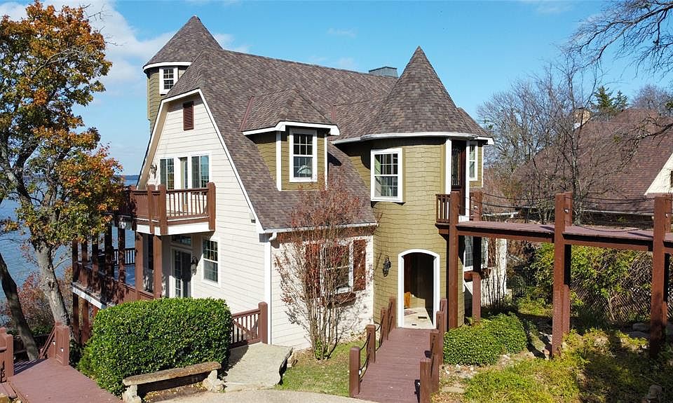 1st image of 73 Ellen Dr