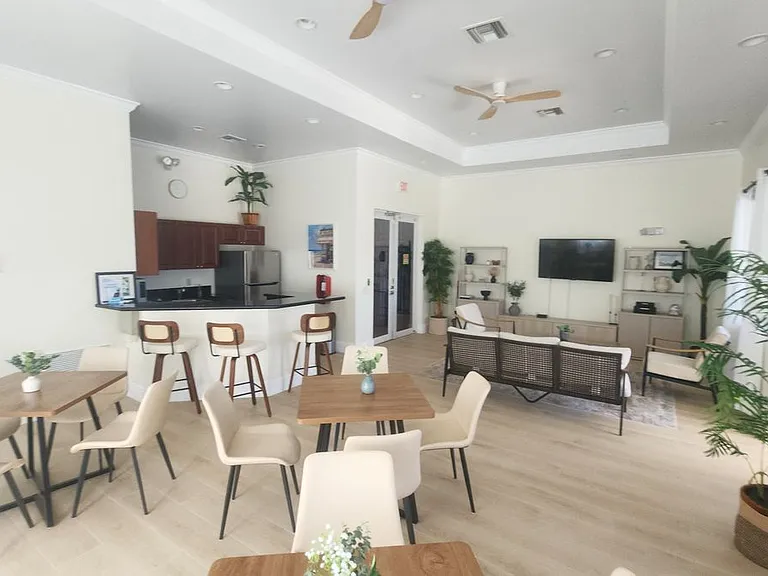 820 Lavers Cir #G409 — Photo 29