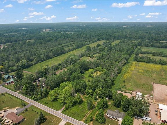 3rd image of 8660 Wolcott Rd