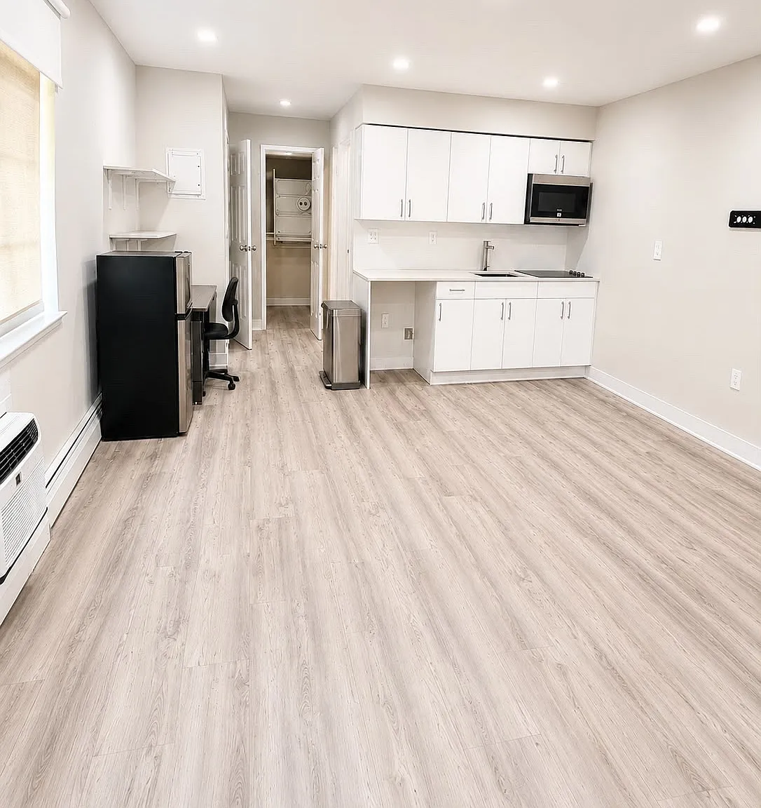 Studio, 400 sqft, $1,725 — Photo 3