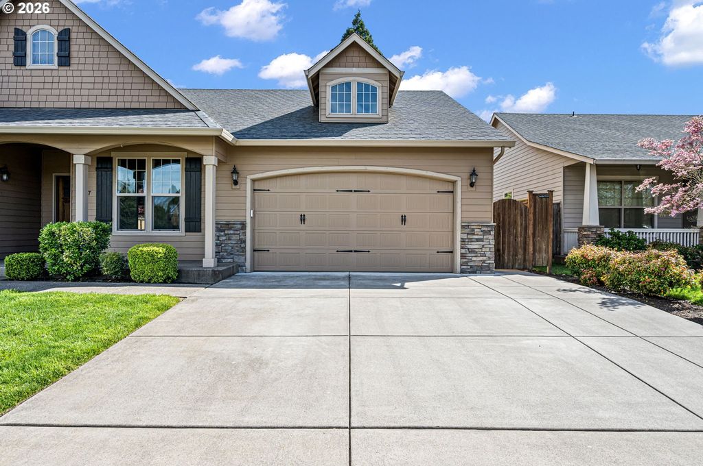 1037 Kaylee Ave, Junction City, OR - View 3