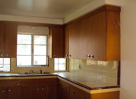 3rd image of 312 Cambridge Dr