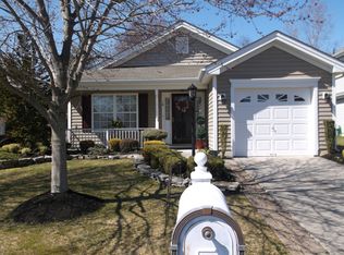 18 Maple Leaf Cir, Sewell, NJ 08080