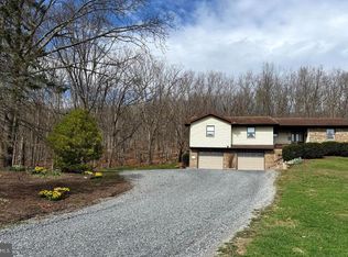 55 Fairfax Corner Rd, Cabins, WV 26855