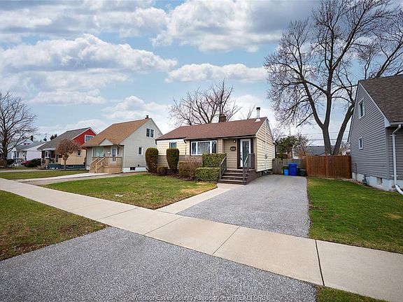 2nd image of 1639 Olive Rd