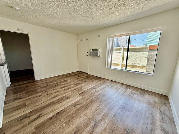 2nd image of 7423 N Lankershim Blvd APT 2