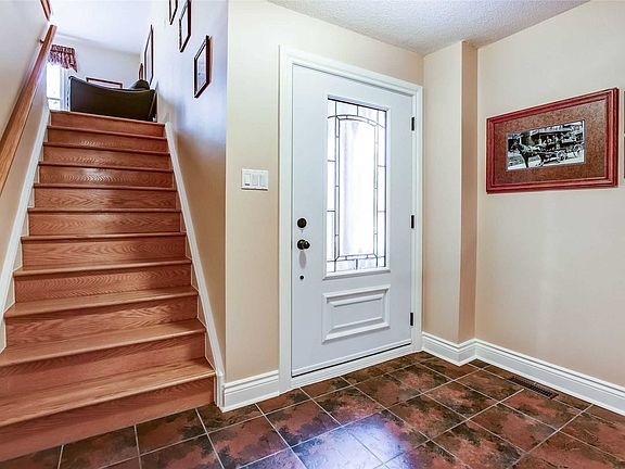 3rd image of 6888 Edenwood Dr