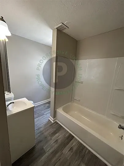 3204 West 73rd Street - Downstairs — Photo 18
