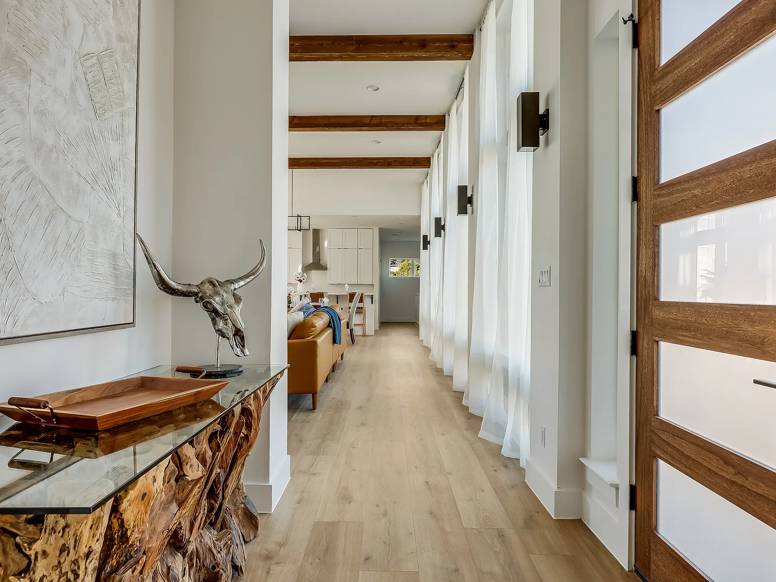 6 bed, $8,000 — Photo 4