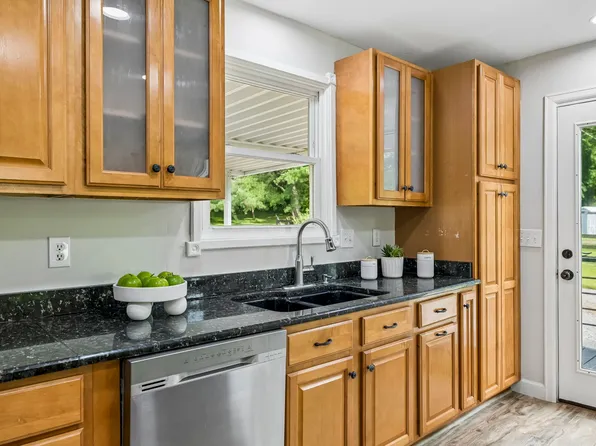 2632 Owens Dr, Santa Fe, TN 38482