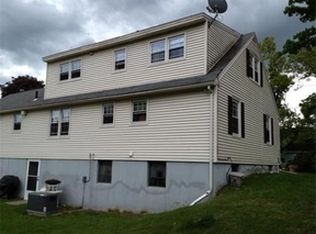 33 Woodside Ave, Leominster, MA 01453