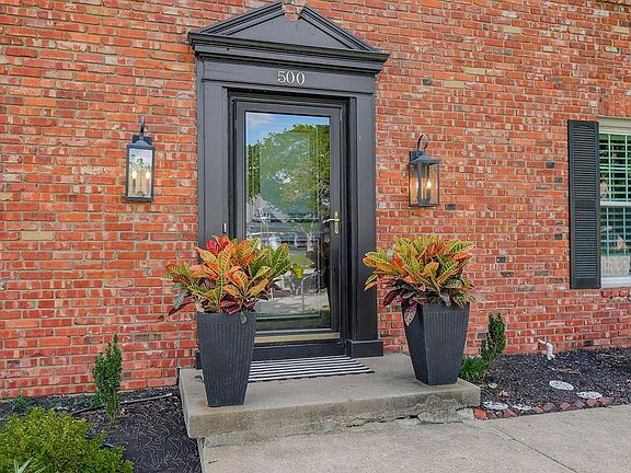 2nd image of 500 Avila Cir
